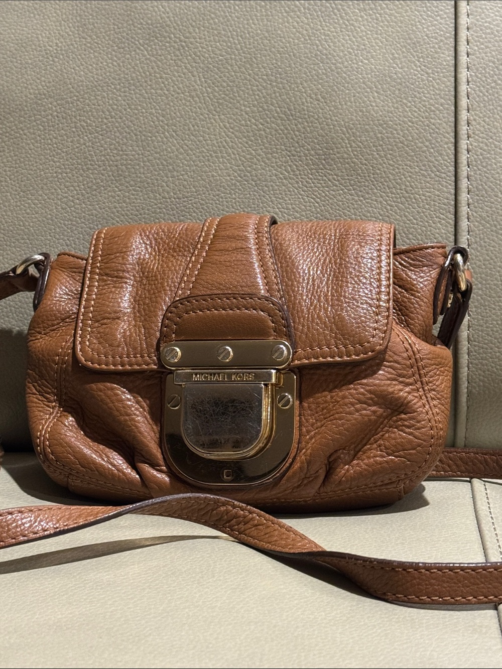 Michael Kors Charlton Brown Leather Crossbody with Gold-Tone Lock (8”x5”) used